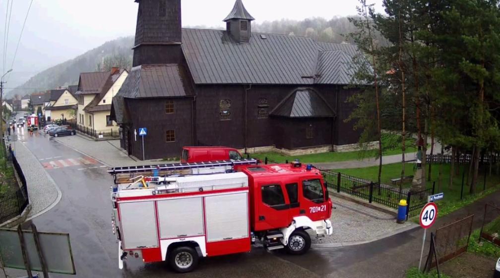 Akcja straży pożarnej przy kolizji w Żabnicy